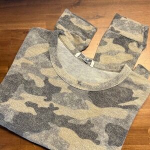 BKE‎ Gray Camo Crewneck Long Sleeve Sweatshirt Top Women's Size Medium